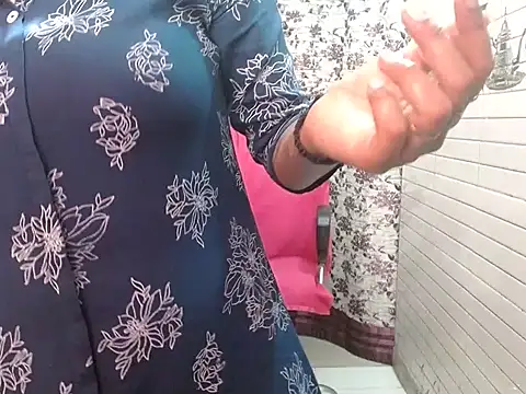 LovingPihu online show from 11-02-25, 05:45