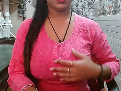 LovingPihu online show from 11-28-25, 05:51