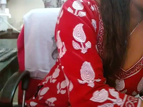 LovingPihu online show from 01-18-26, 05:44