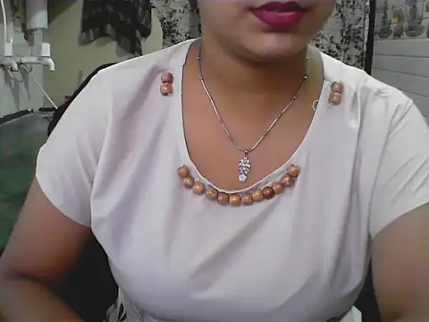 Snapshot of LovingPihu chatting on 06-06-26, 05:12 LovingPihu online show from 06-06-26, 05:12