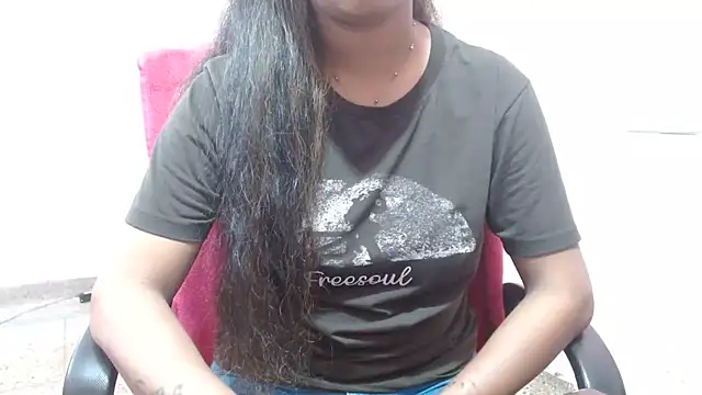 LovingPihu online show from 03-18-25, 08:17