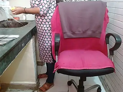 LovingPihu online show from 01-10-26, 05:36