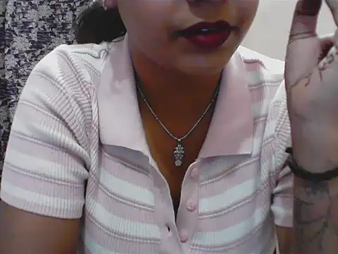 Snapshot of LovingPihu chatting on 05-19-26, 05:58 LovingPihu online show from 05-19-26, 05:58