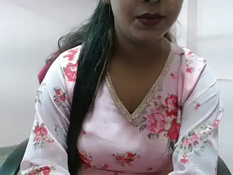 LovingPihu online show from 02-28-25, 04:54