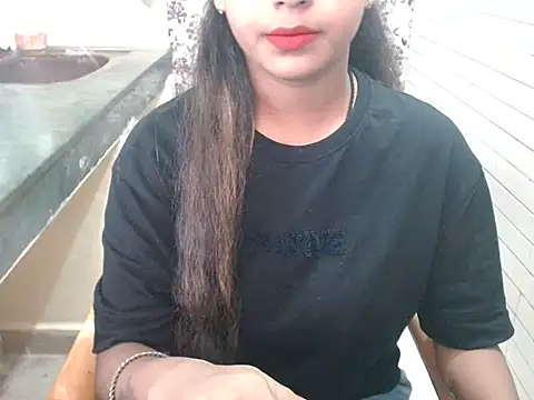 LovingPihu online show from 10-01-25, 05:23