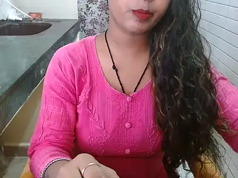 LovingPihu online show from 09-28-25, 05:25