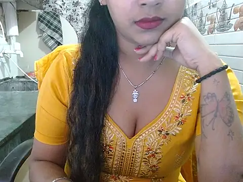 LovingPihu online show from 03-23-26, 05:51