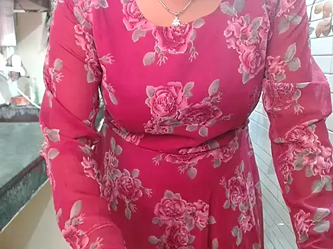 LovingPihu online show from 02-23-26, 05:41