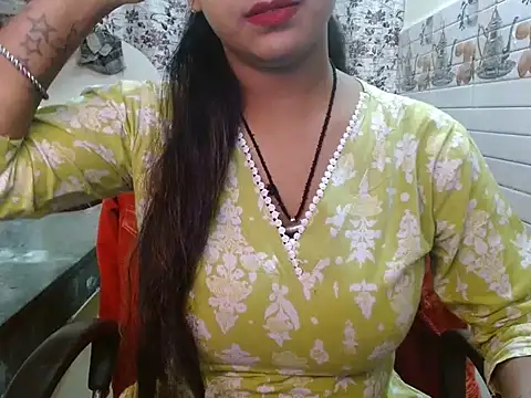 LovingPihu online show from 11-17-25, 05:33