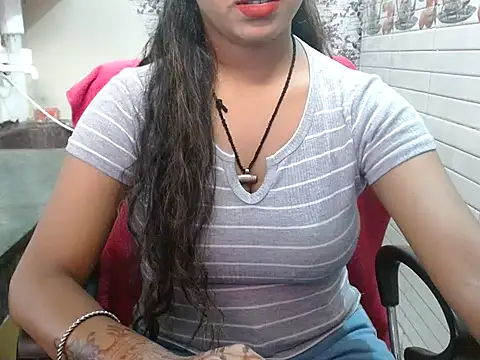 LovingPihu online show from 10-21-25, 05:40