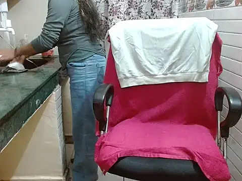 LovingPihu online show from 12-21-25, 05:53