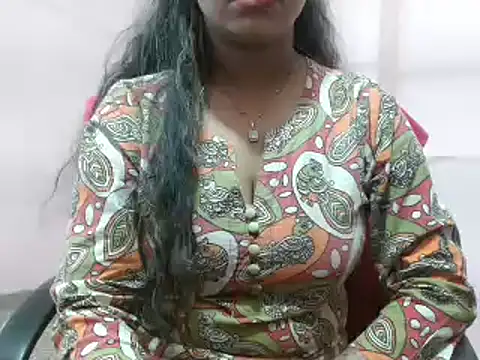 LovingPihu online show from 03-21-25, 05:43