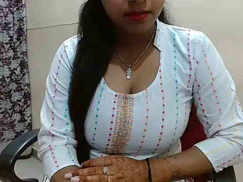 LovingPihu online show from 04-14-26, 05:12