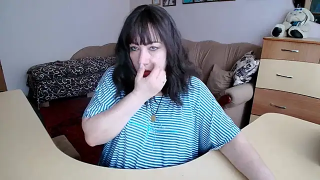 Lucretia Goldi  online show from 02-11-26, 01:00