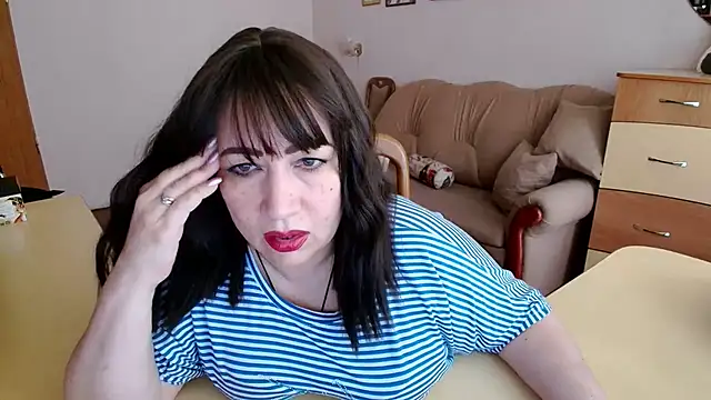 Snapshot of Lucretia_Goldi_ chatting on 05-06-26, 11:36 Lucretia Goldi online show from 05-06-26, 11:36