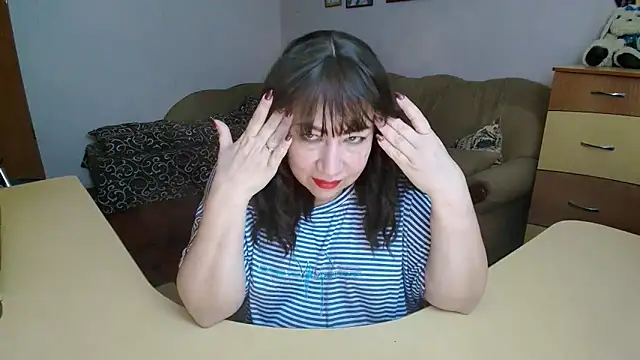 Lucretia Goldi  online show from 02-02-26, 03:22