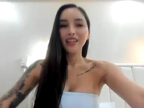 Snapshot of CaliAsian chatting on 07-19-26, 09:28 CaliAsian online show from 07-19-26, 09:28
