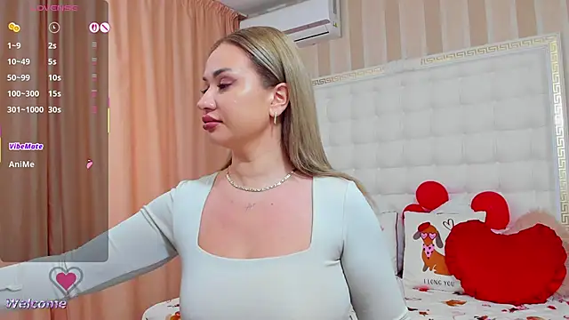 Snapshot of sassy_madeline chatting on 02-24-26, 10:38 sassy madeline online show from 02-24-26, 10:38