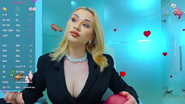 Snapshot of sassy_madeline chatting on 03-20-25, 07:35 sassy madeline online show from 03-20-25, 07:35