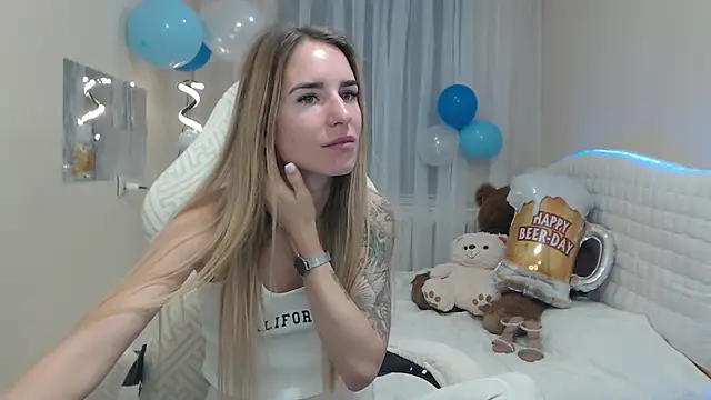 Snapshot of DeboraHorny chatting on 09-19-25, 06:06 DeboraHorny online show from 09-19-25, 06:06