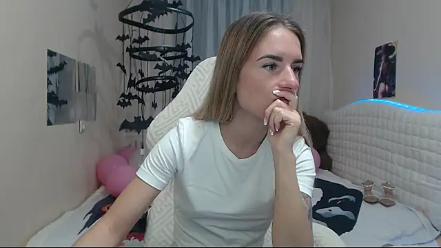 Snapshot of DeboraHorny chatting on 10-20-25, 06:04 DeboraHorny online show from 10-20-25, 06:04
