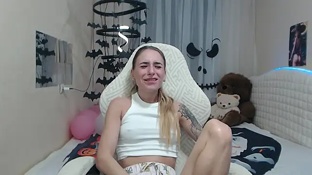 DeboraHorny online show from 11-08-25, 07:01