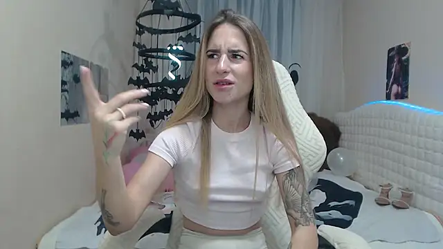 Snapshot of DeboraHorny chatting on 10-12-25, 06:04 DeboraHorny online show from 10-12-25, 06:04