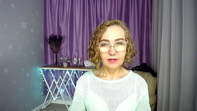 Snapshot of queen_a_n_i chatting on 07-11-26, 06:03 queen a n i online show from 07-11-26, 06:03