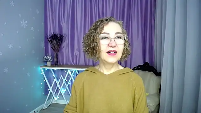 Snapshot of queen_a_n_i chatting on 06-10-26, 08:37 queen a n i online show from 06-10-26, 08:37