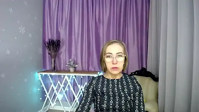 queen a n i online show from 03-10-26, 07:01