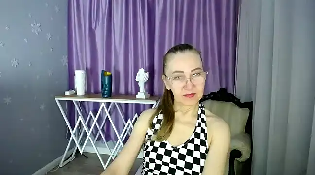 Snapshot of queen_a_n_i chatting on 03-10-25, 10:07 queen a n i online show from 03-10-25, 10:07