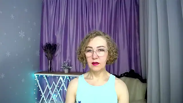 Snapshot of queen_a_n_i chatting on 05-10-26, 09:57 queen a n i online show from 05-10-26, 09:57