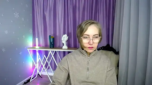 queen a n i online show from 11-01-25, 09:58