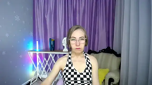 queen a n i online show from 11-26-25, 08:36