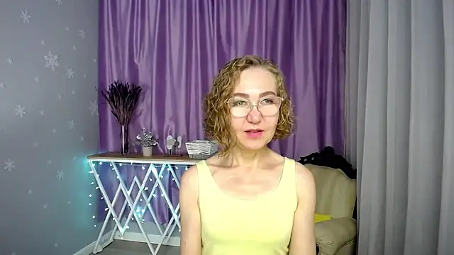 Snapshot of queen_a_n_i chatting on 07-23-26, 07:49 queen a n i online show from 07-23-26, 07:49