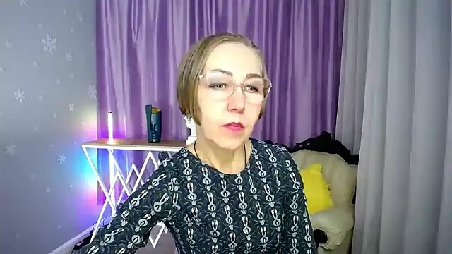 Snapshot of queen_a_n_i chatting on 10-05-25, 07:32 queen a n i online show from 10-05-25, 07:32