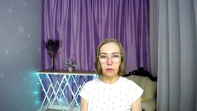 queen a n i online show from 04-12-26, 06:49