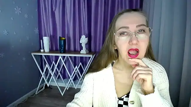 Snapshot of queen_a_n_i chatting on 03-05-25, 09:27 queen a n i online show from 03-05-25, 09:27