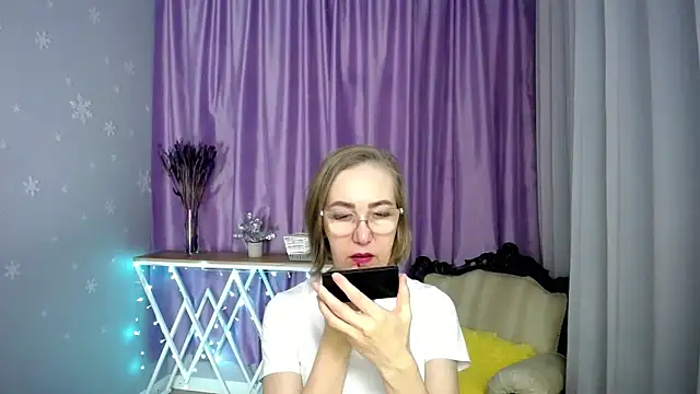 queen a n i online show from 03-28-26, 07:53