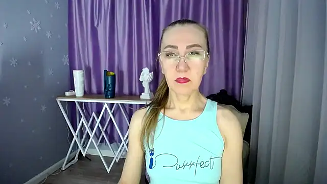 Snapshot of queen_a_n_i chatting on 02-01-25, 11:53 queen a n i online show from 02-01-25, 11:53