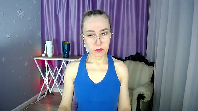 Snapshot of queen_a_n_i chatting on 02-24-25, 06:38 queen a n i online show from 02-24-25, 06:38