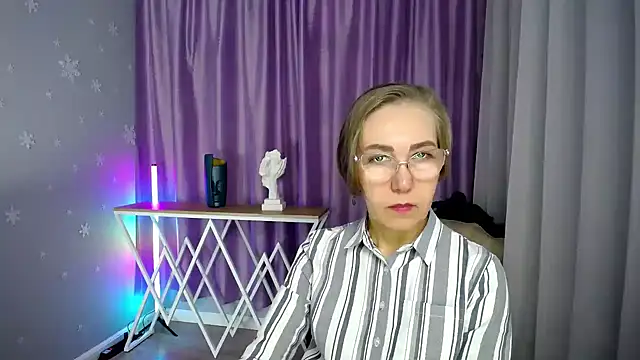 Snapshot of queen_a_n_i chatting on 10-11-25, 10:16 queen a n i online show from 10-11-25, 10:16