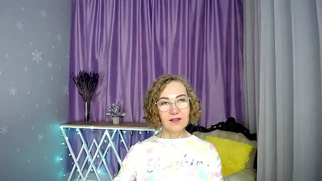 Snapshot of queen_a_n_i chatting on 05-23-26, 08:02 queen a n i online show from 05-23-26, 08:02