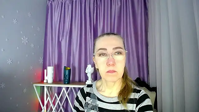 Snapshot of queen_a_n_i chatting on 02-22-25, 09:01 queen a n i online show from 02-22-25, 09:01