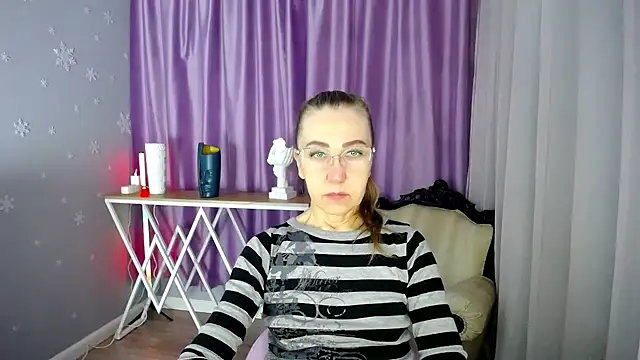 Snapshot of queen_a_n_i chatting on 03-07-25, 06:13 queen a n i online show from 03-07-25, 06:13