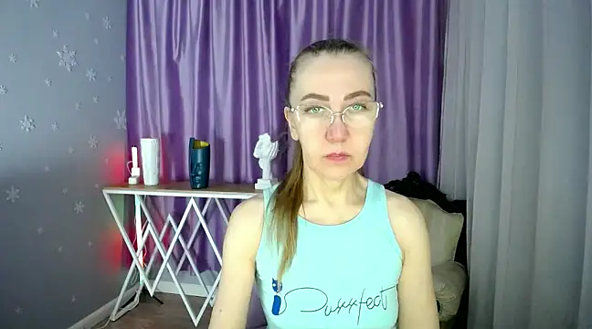 Snapshot of queen_a_n_i chatting on 02-28-25, 07:05 queen a n i online show from 02-28-25, 07:05