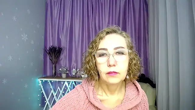 Snapshot of queen_a_n_i chatting on 07-20-26, 05:48 queen a n i online show from 07-20-26, 05:48
