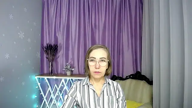 queen a n i online show from 03-11-26, 08:08