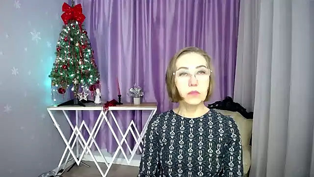 Snapshot of queen_a_n_i chatting on 02-18-26, 06:00 queen a n i online show from 02-18-26, 06:00