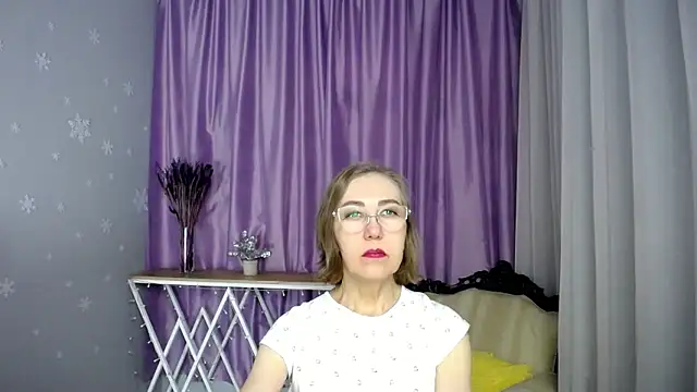 queen a n i online show from 03-26-26, 07:50